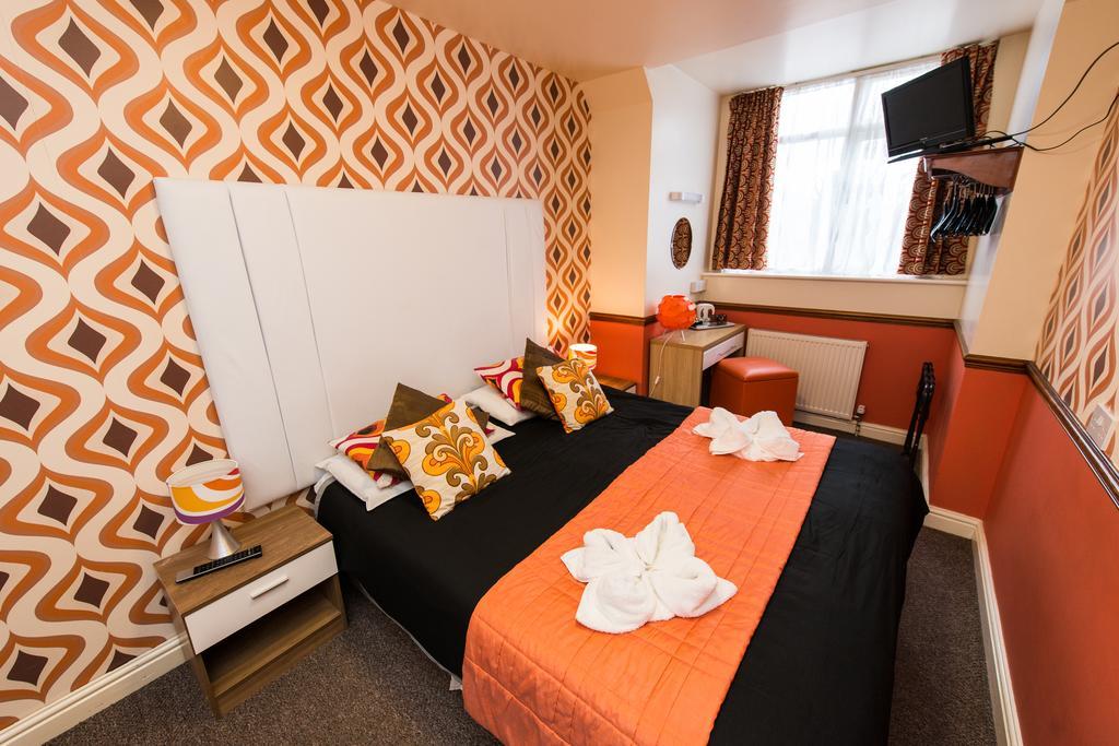 The Scarborough Travel And Holiday Lodge エクステリア 写真