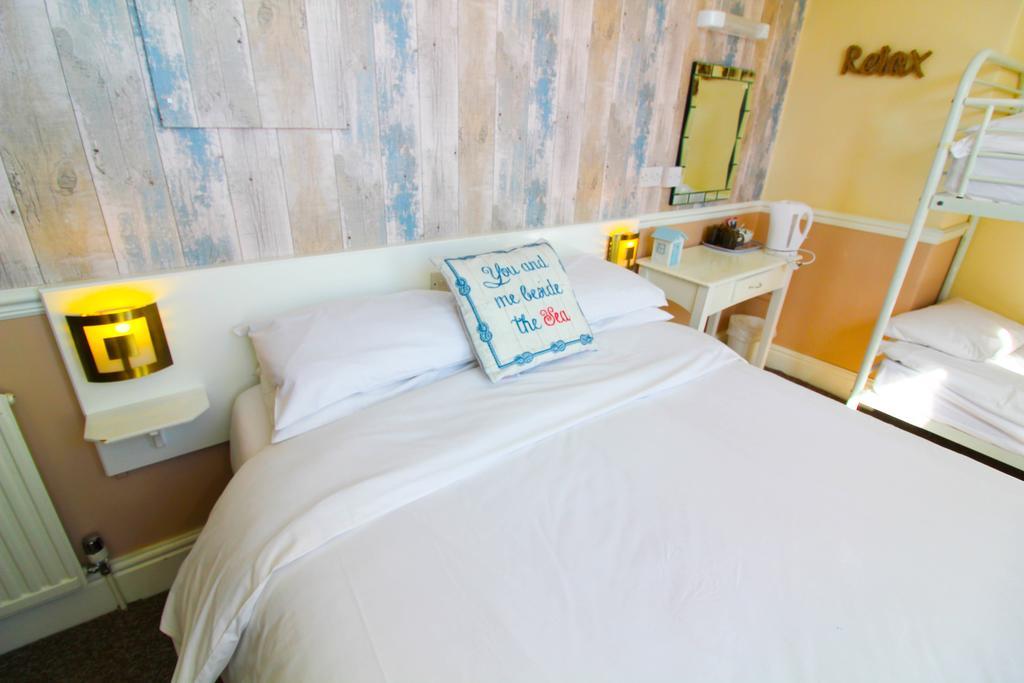 The Scarborough Travel And Holiday Lodge エクステリア 写真