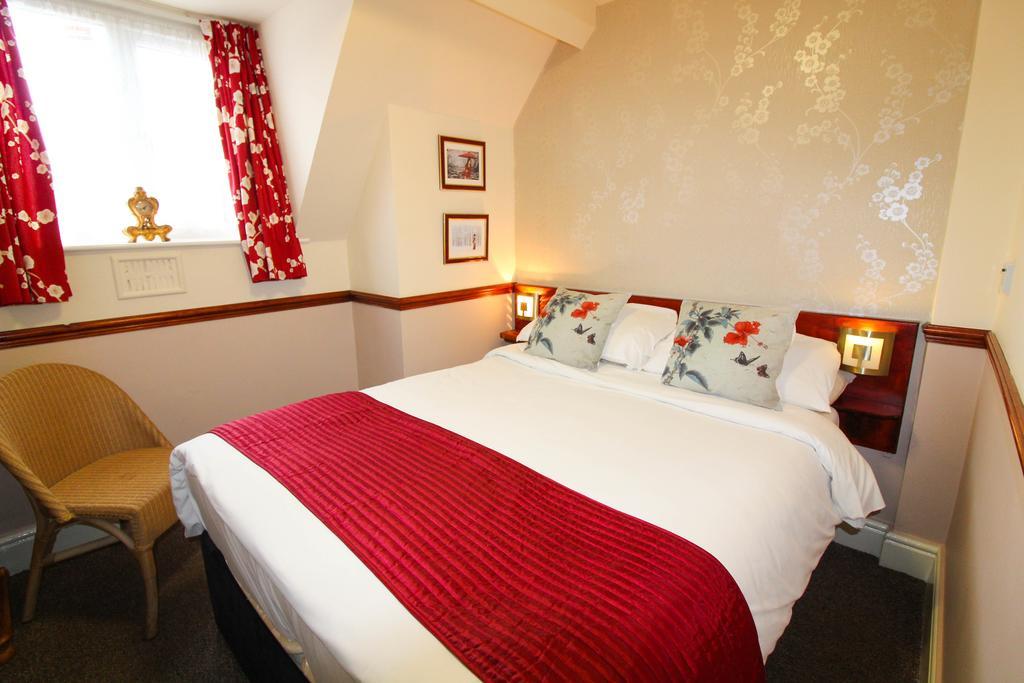 The Scarborough Travel And Holiday Lodge エクステリア 写真