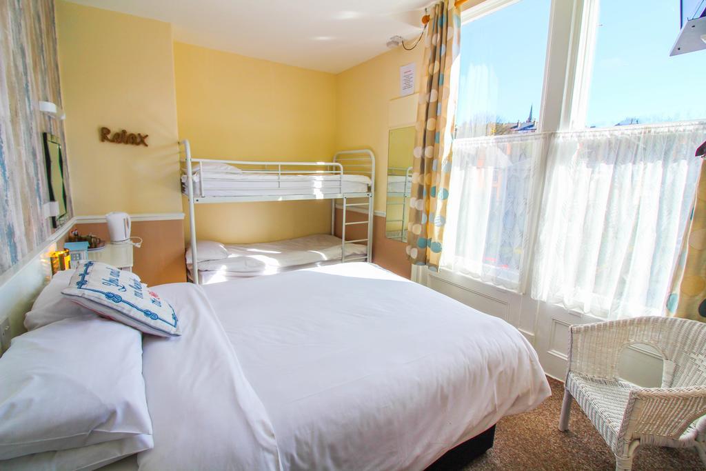 The Scarborough Travel And Holiday Lodge エクステリア 写真