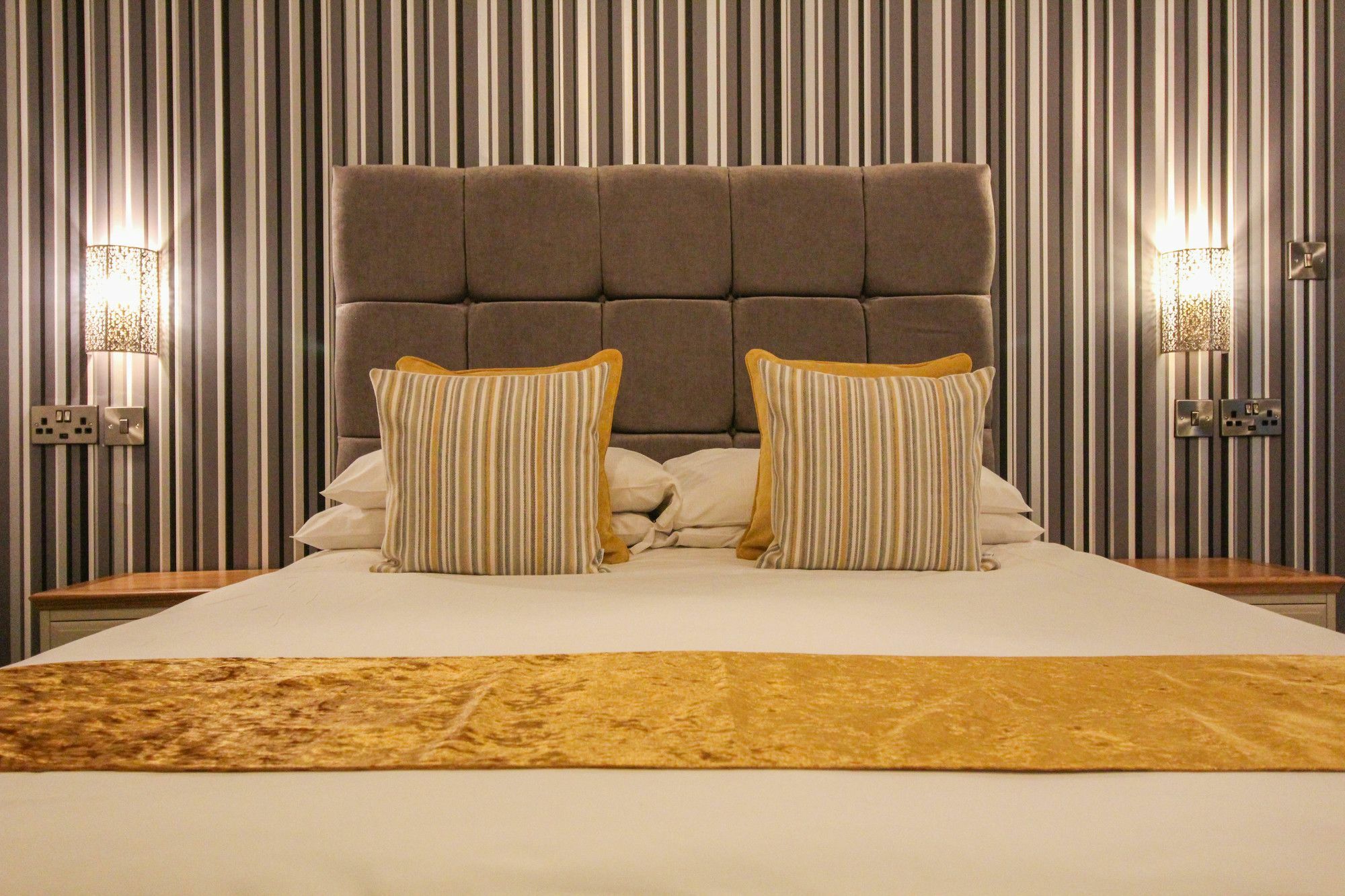 The Scarborough Travel And Holiday Lodge エクステリア 写真