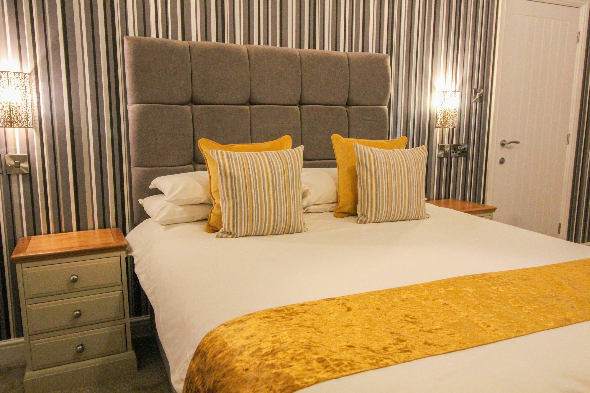 The Scarborough Travel And Holiday Lodge エクステリア 写真